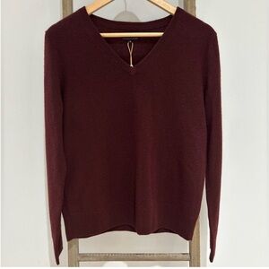Quince Mongolian Cashmere Burgundy V-Neck Sweater Size M NWT Quiet Luxury Preppy